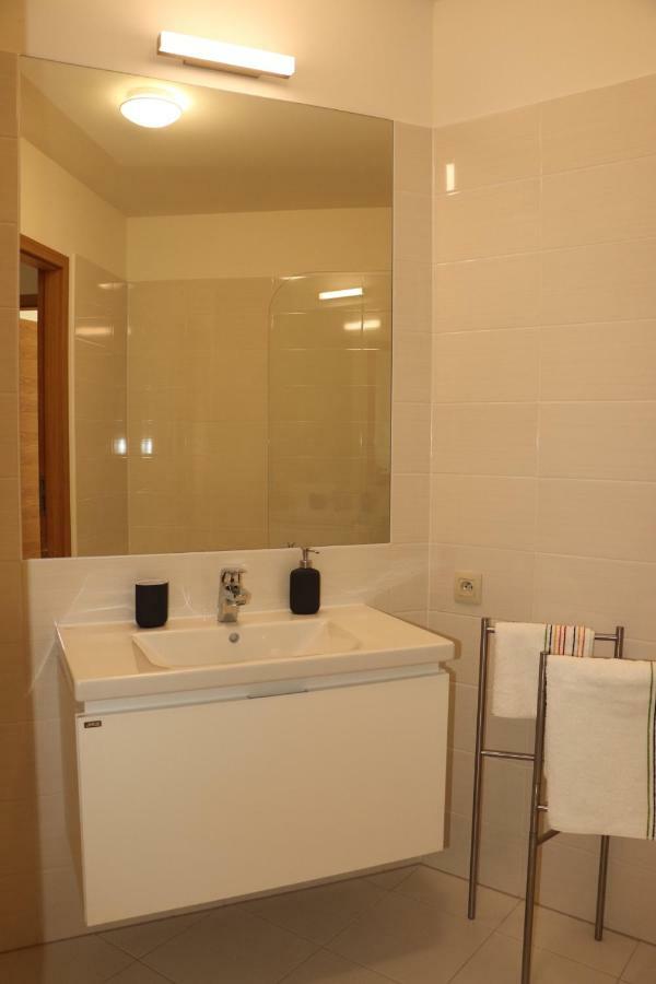 Panorama City Apartment With Free Parking Bratislava Exterior foto